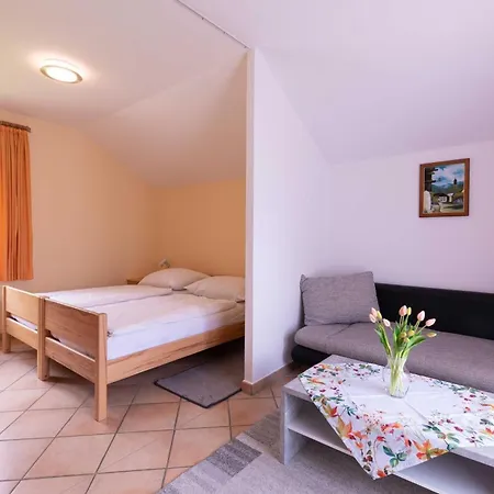 Isabelle Hermagor-Pressegger See